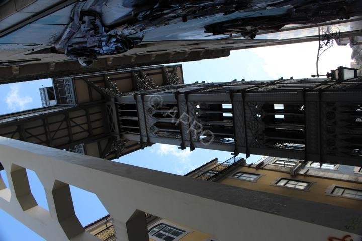 IMG_4678DerPersonenaufzug_Elevador_de_Santa_Justa_in_Lissabon.JPG