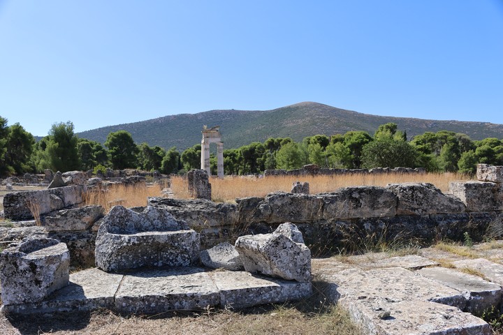 Das Eingangstor zum Hestiatorion, führte im späten 4. Jahrhundert vor Christus in einen Bereich, in dem die Mahlzeiten eingenommen wurden