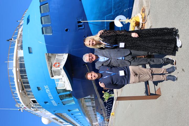 Von links: Schwiegersohn Jens Højer Rasmussen, Søren Rasmussen sowie dessen Tochter Cæcilie Willumsgaard sind hocherfreut über das neue Flaggschiff