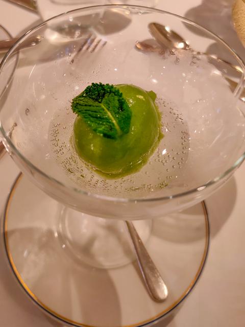 Sorbet Ingwer Minze mit Champagner aufgegossen