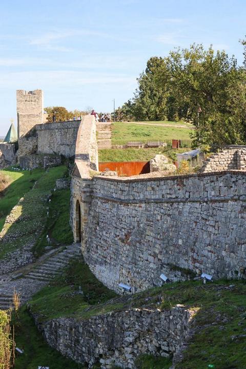 Die 2.000-jährige Geschichte der serbischen Hauptstadt Belgrad kann man am Nordende der Altstadt in der Festungsanlage Kalemegdan am Zusammenfluss von Save und Donau erahnen