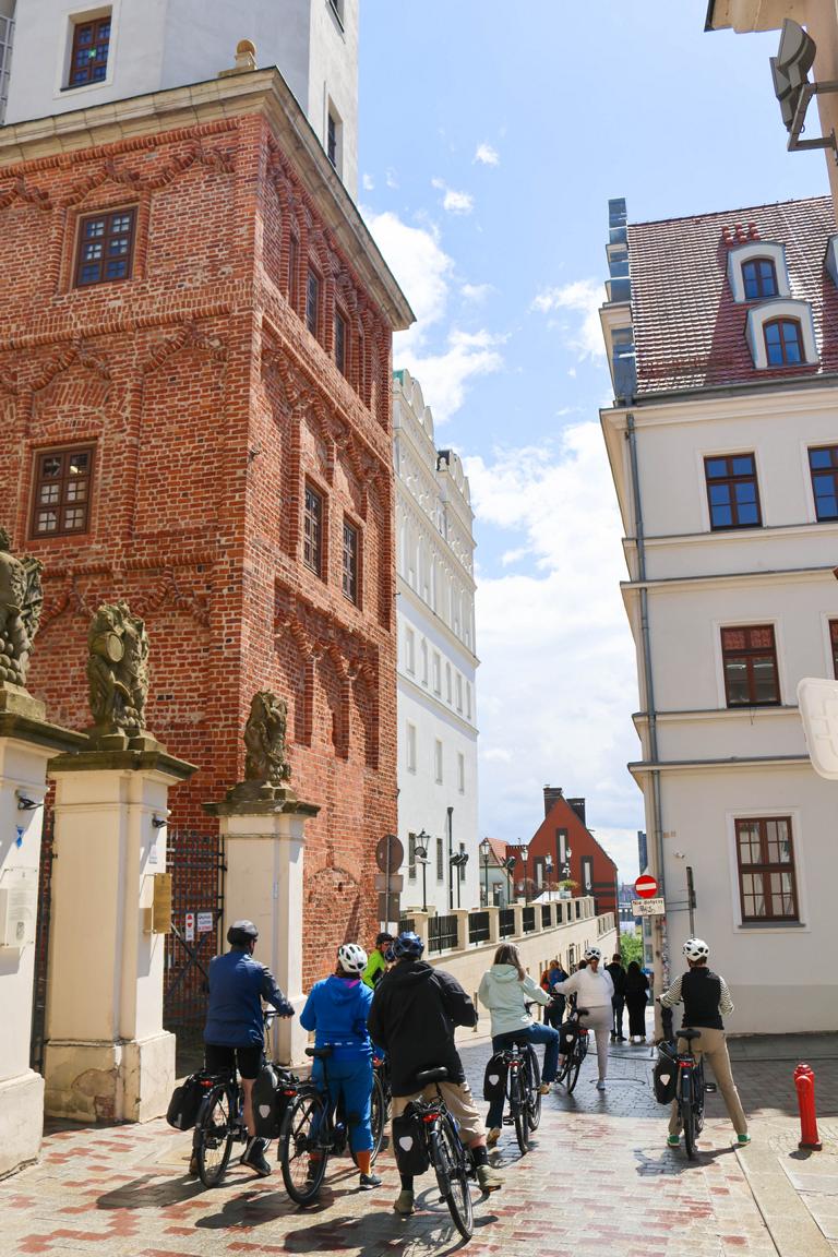 Zwischenstopp in der Straße Ulica Kuśnierska mit Blick auf das Schloss von Stettin. Die ehemalige Residenz der Herzöge von Pommern zählt heute zu den größten Kulturzentren in der Woiwodschaft Westpommern