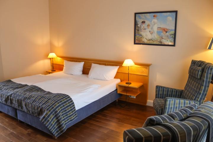 Im charmanten Nebengebäude des Hotels Hüttmann bietet das 20 m² große Komfort Doppelzimmer mit der Nummer 46 eine funktionale Ausstattung