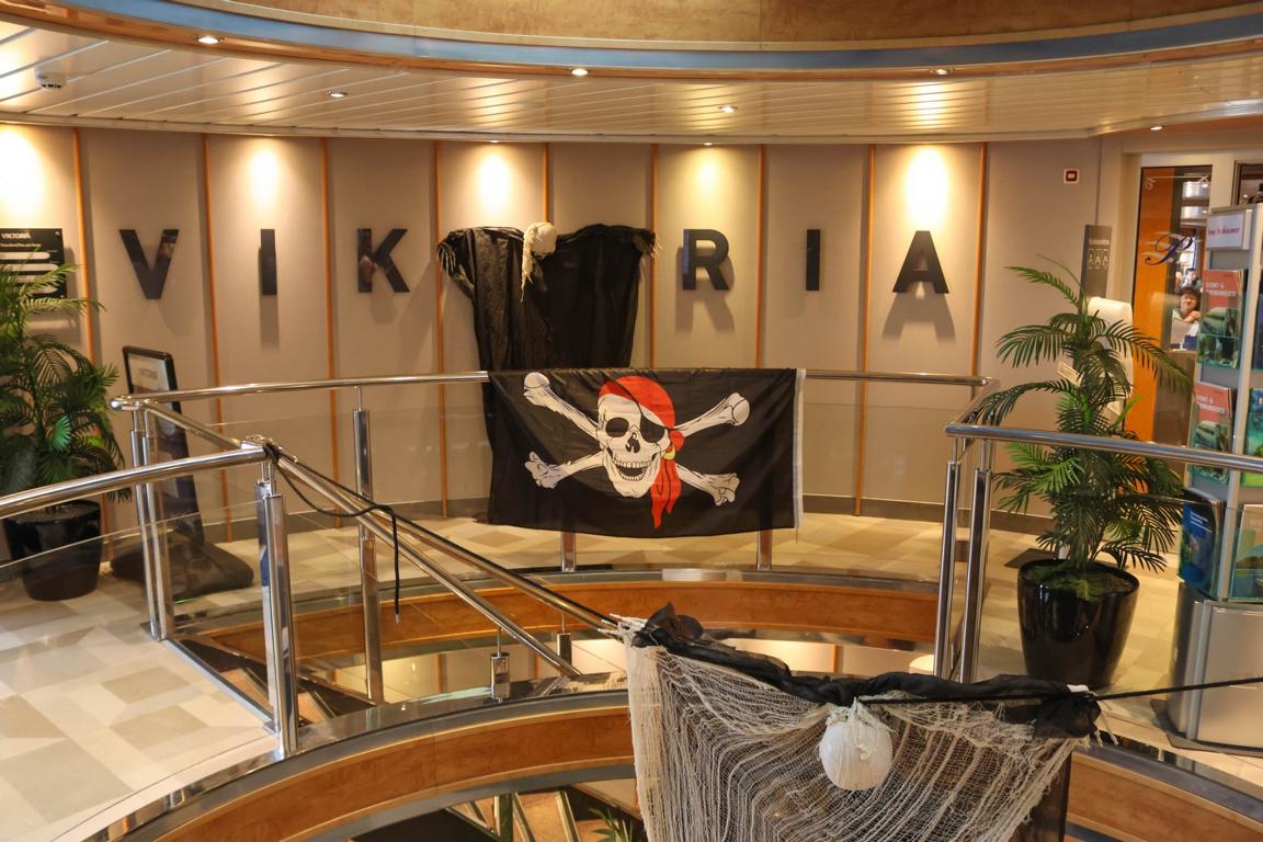 Ein lustiges Piraten-Abendessen auf dem Flussschiff VIKTORIA ohne Kleiderordnung im Restaurant