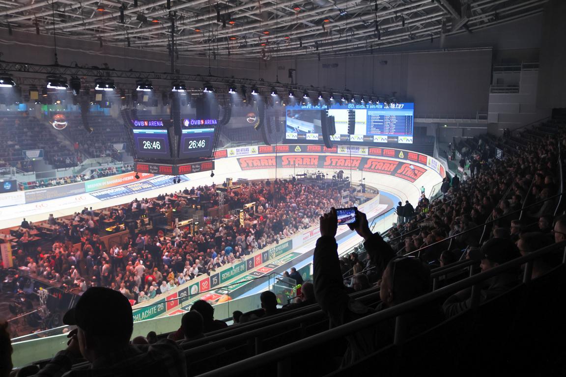 Faszination Sechstagerennen in der gut besuchten ÖVB-Arena in Bremen. Doch Sponsorenmangel setzt dem Bahnradsport in Deutschland stark zu.