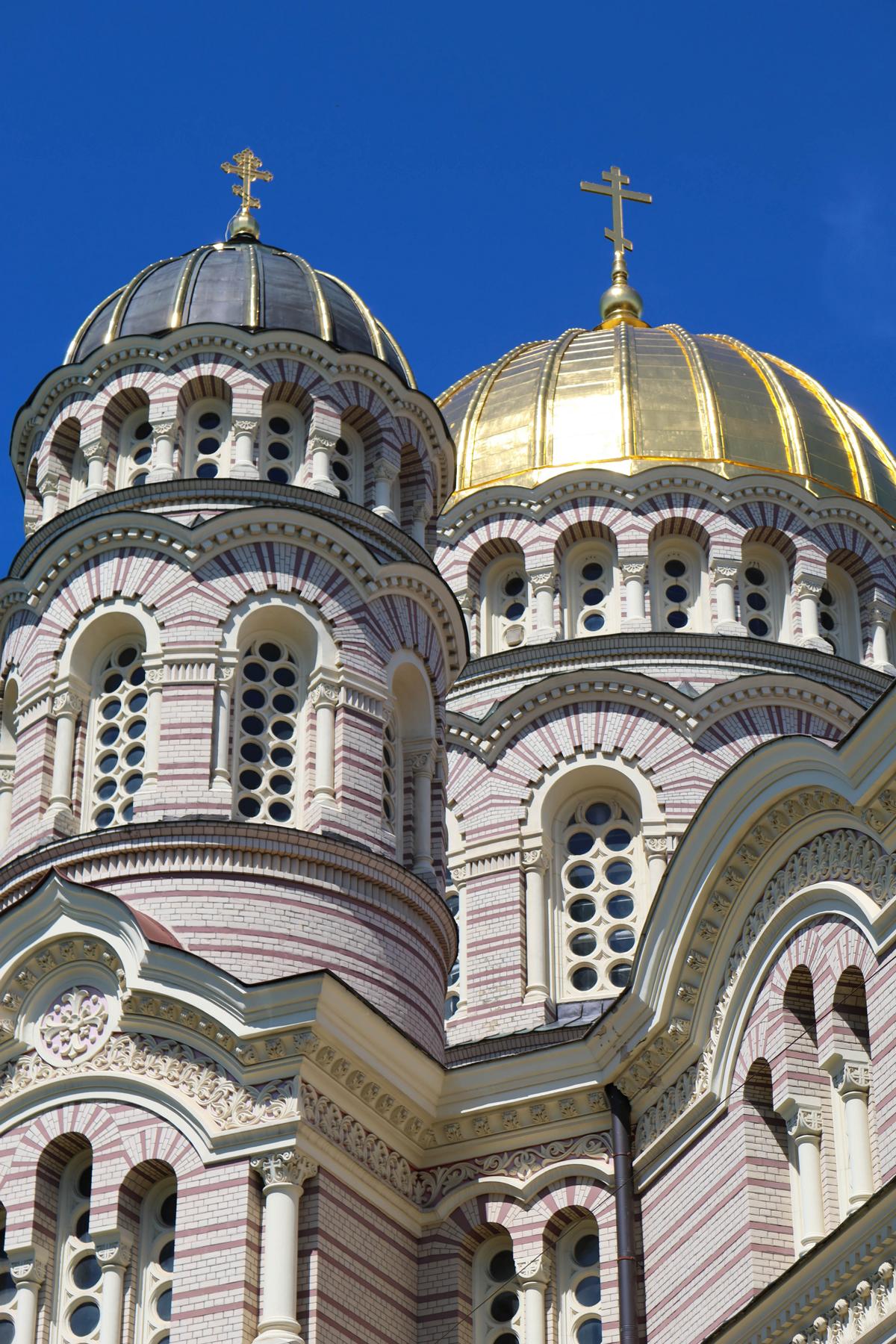 Die orthodoxe Christi-Geburt-Kathedrale ist ein markanter Blickfang der lettischen Hauptstadt