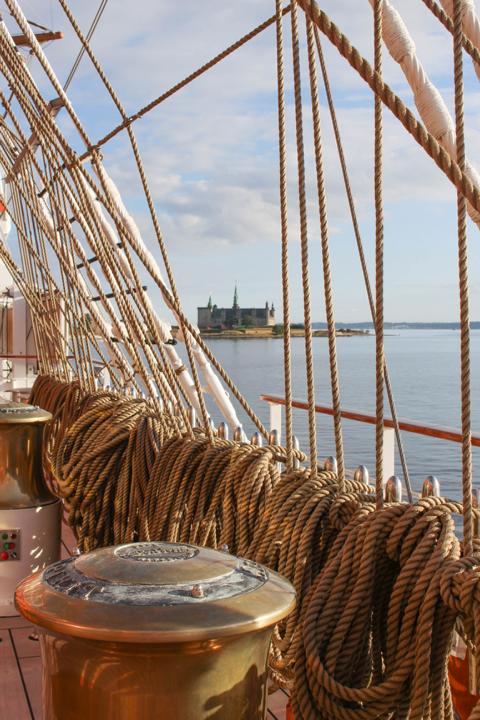 Schloss Kronborg liegt direkt am Öresund